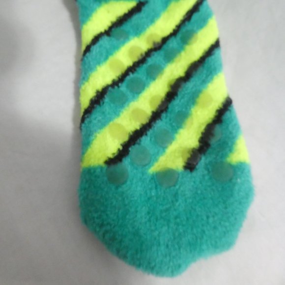 Super Soft Socks With Traction Bottoms and star eyes BNWOT - Picture 10 of 10
